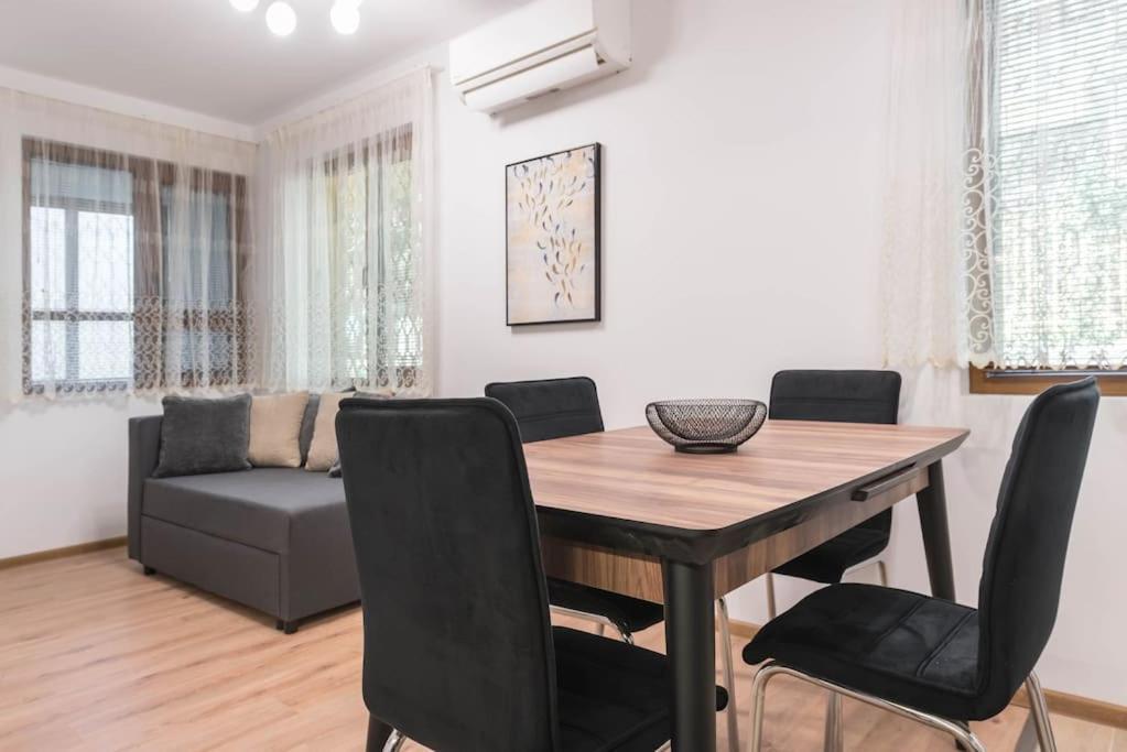 Peaceful Central Place - Vazov Street Varna Luaran gambar